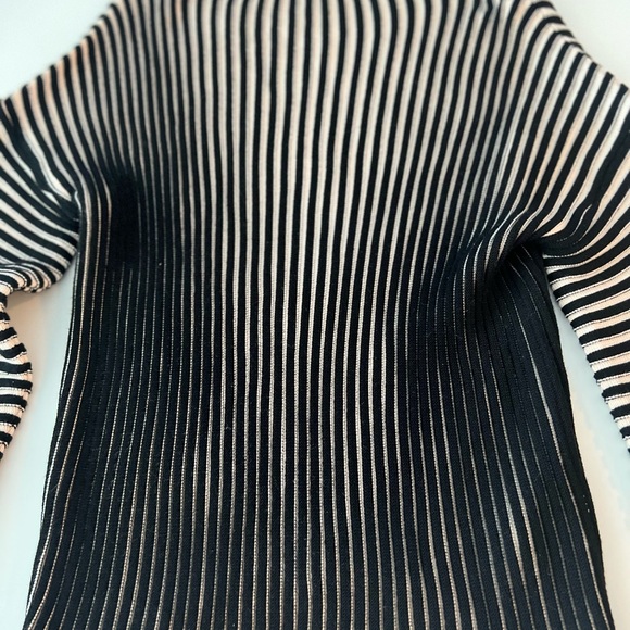 Only worn once and in MINT condition gorgeous skirt and blouse!!! - Picture 8 of 11